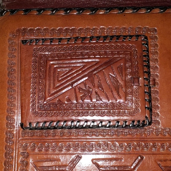 Hand Tooled Mexican Leather Bag - Picture 5 of 8
